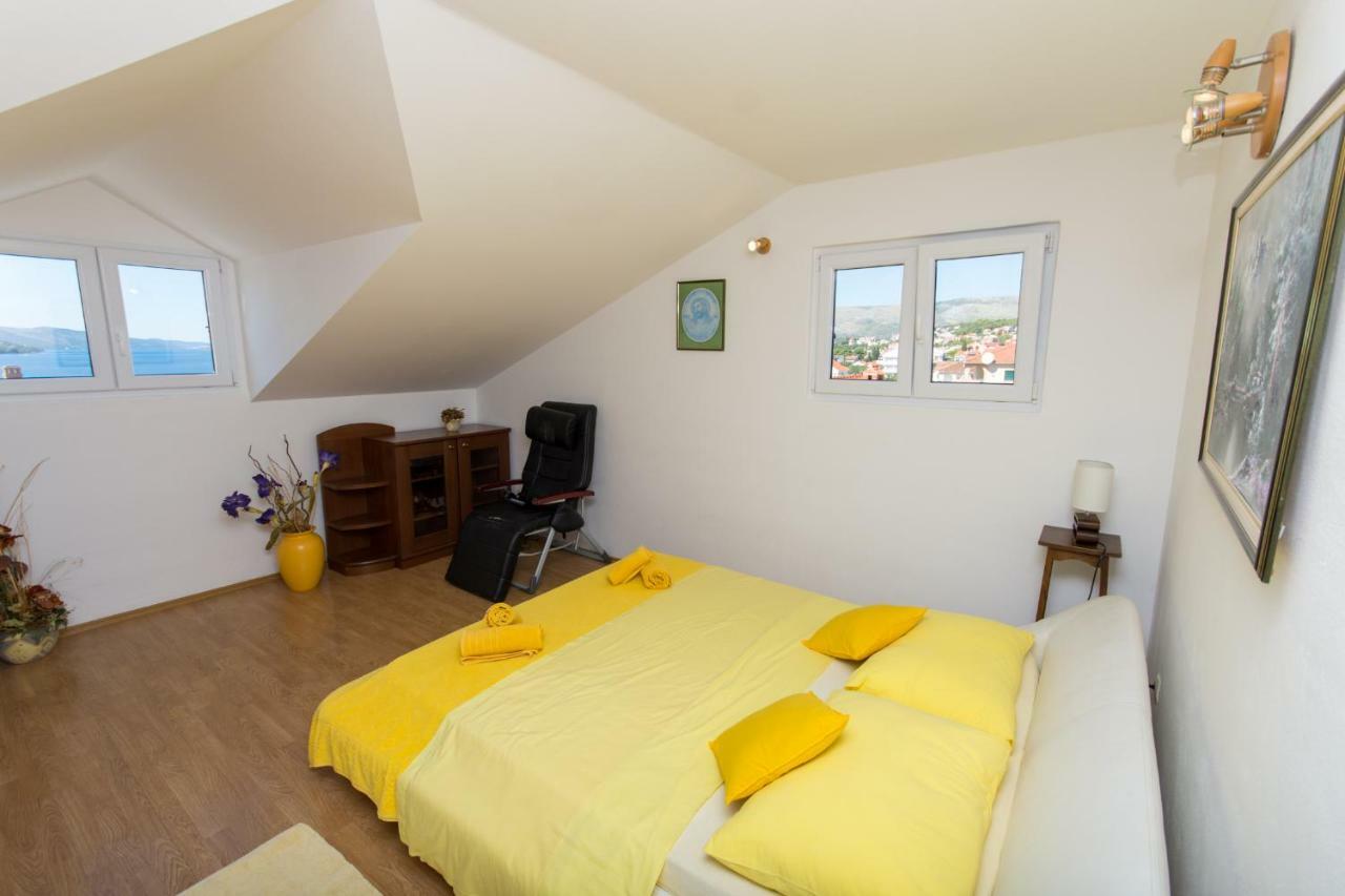 Apartmani Zana オクルグ・ゴルニ エクステリア 写真