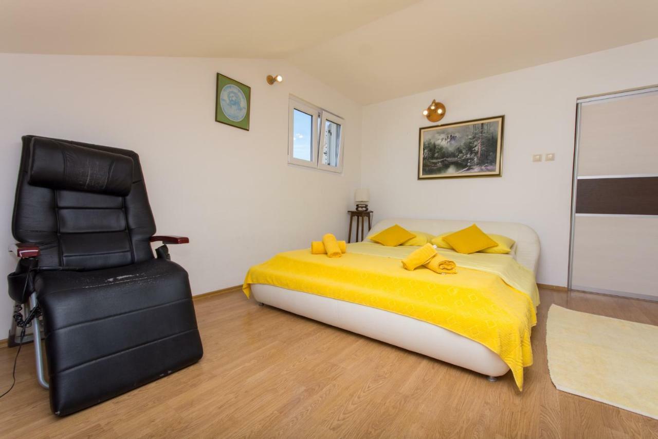 Apartmani Zana オクルグ・ゴルニ エクステリア 写真