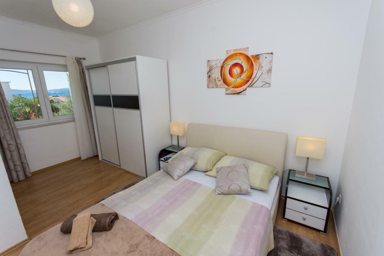 Apartmani Zana オクルグ・ゴルニ エクステリア 写真